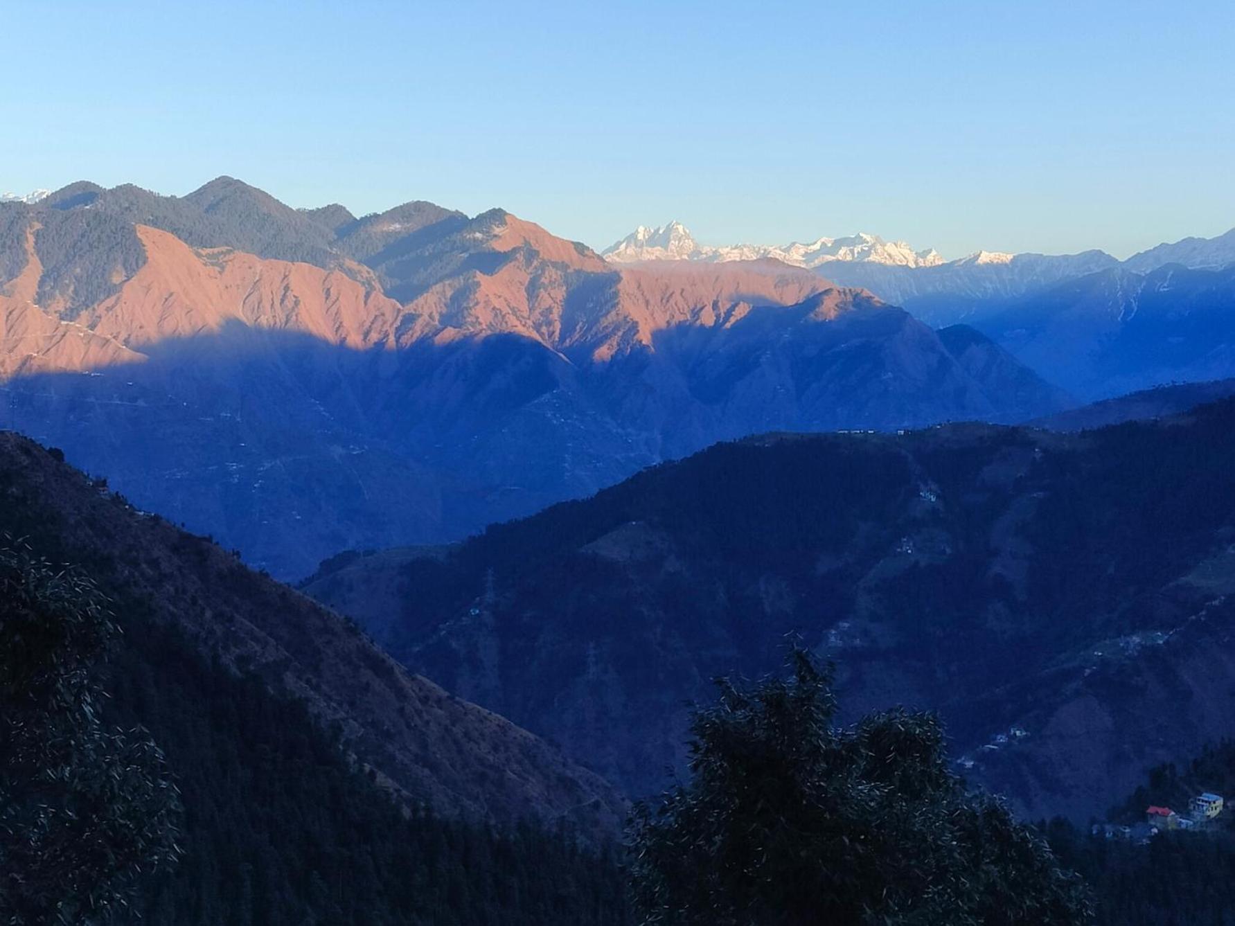 Grand Kailash Khajjiar Далхаузі Номер фото